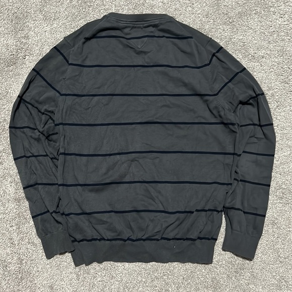 Vintage Tommy Hilfiger Sweatshirt - Picture 3 of 3